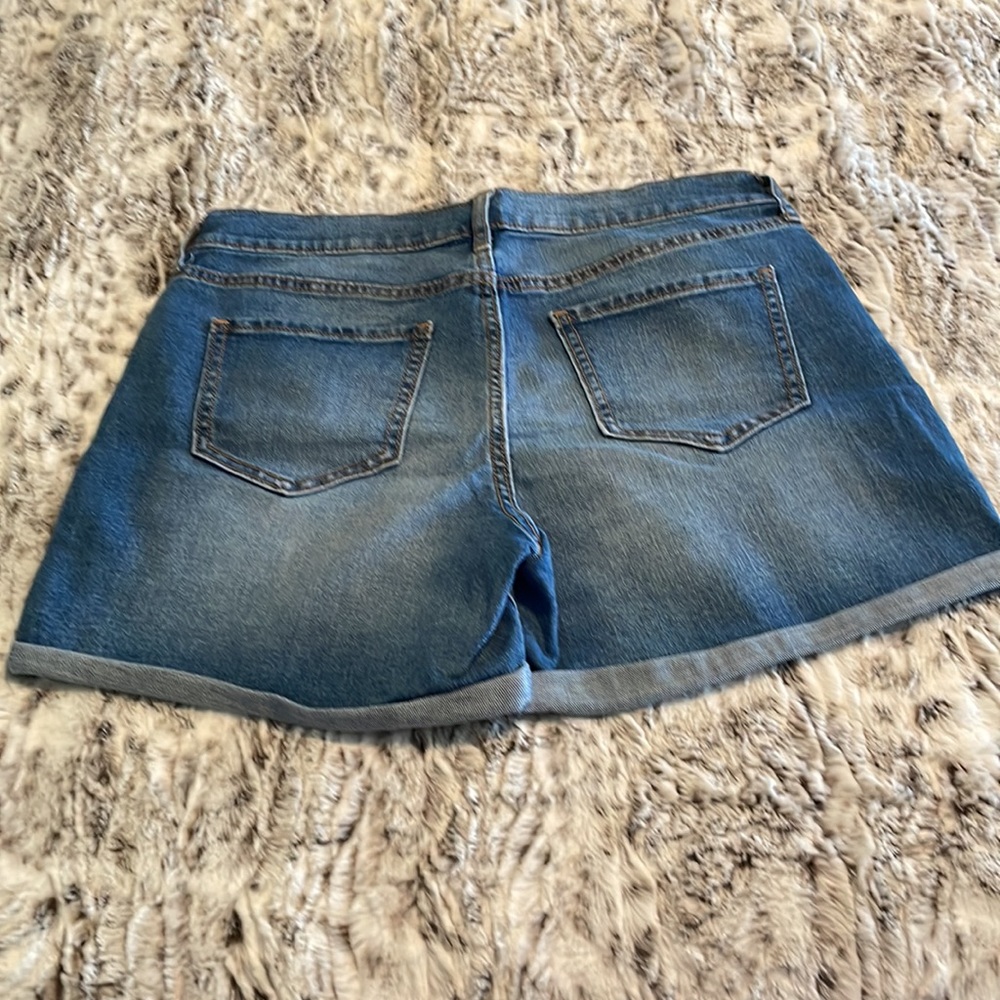 Old Navy Curvy/Profile denim shorts - Picture 2 of 7